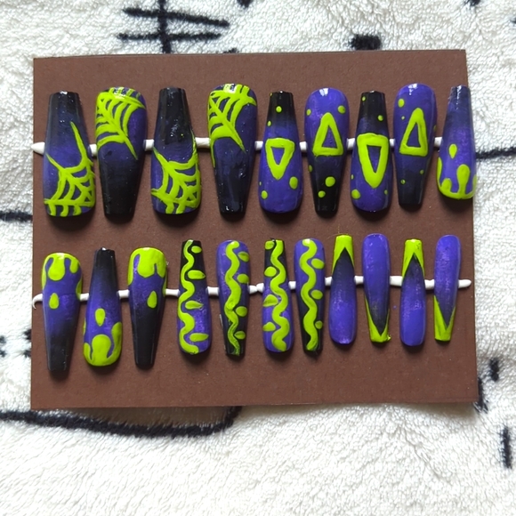 Neon Purple Gradient Nails - Picture 1 of 2